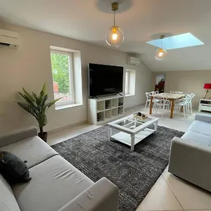 superbe-appartement-avec-2-chambres-9-personnes-parking-prive.hotels-rhonealpes.com/